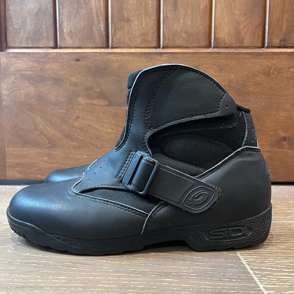 SIDI motorcycle Black Low top Boots Size 7.5 Italy Motorcycle Leather